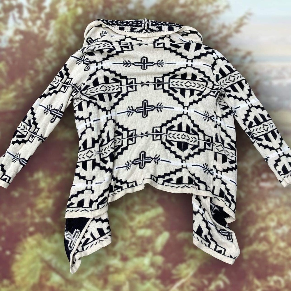 Beulah Style Aztec Drape Cardigan - Picture 3 of 4